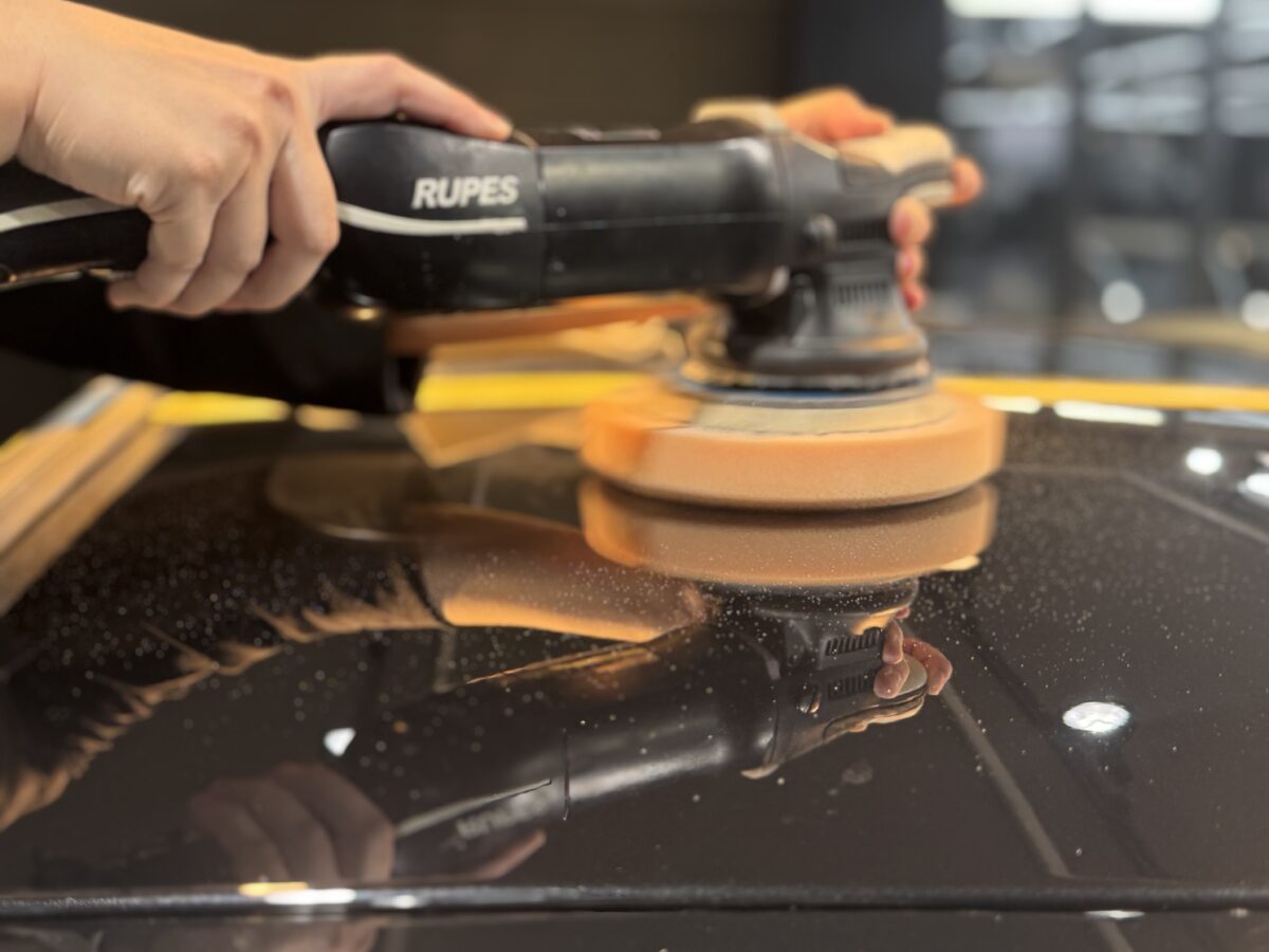 ポリッシング(研磨)作業