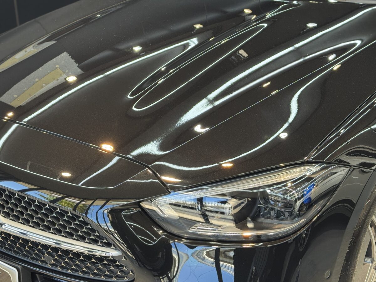 メルセデス・ベンツ Cクラスへのセラミックコーティング二層施工 完了