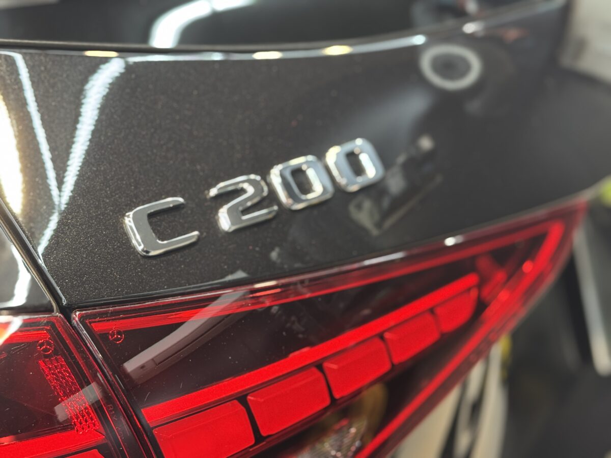 メルセデス・ベンツ Cクラスへのセラミックコーティング二層施工 完了