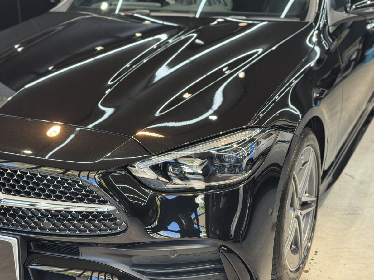 メルセデス・ベンツ Cクラスへのセラミックコーティング二層施工 完了