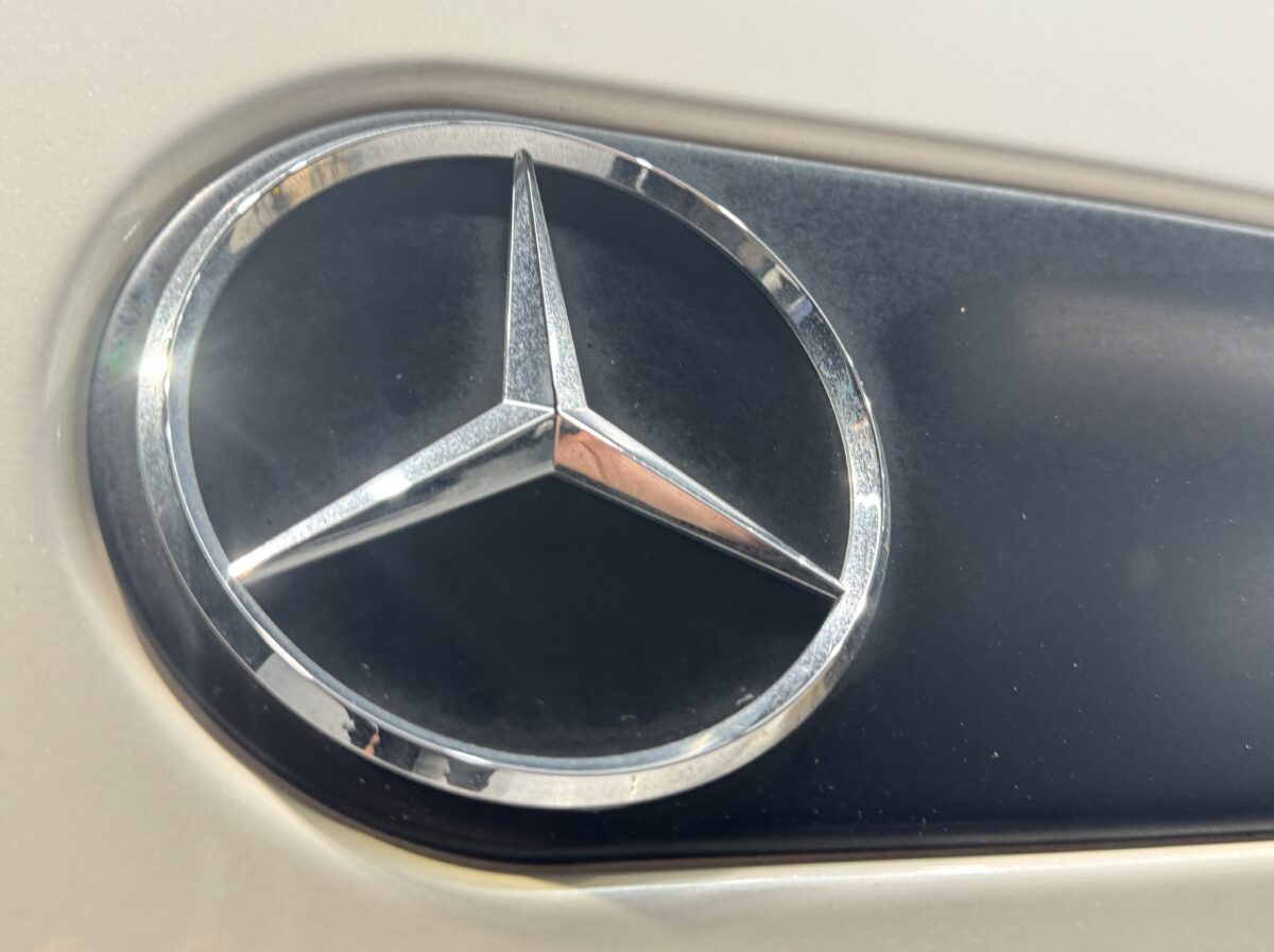 G63 AMG パールホワイトの塗装研磨（ポリッシング）工程