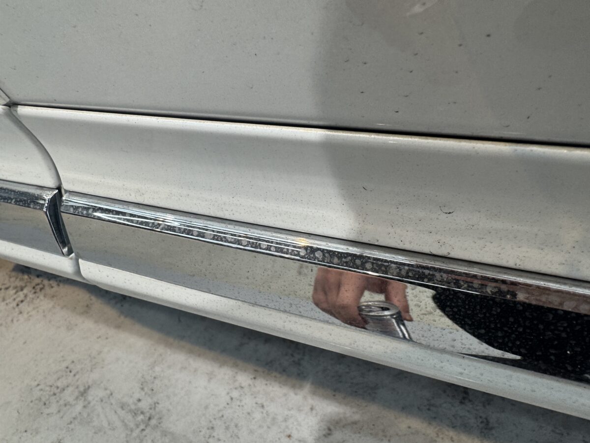 VOLVO XC40 コーティング前の下地処理工程