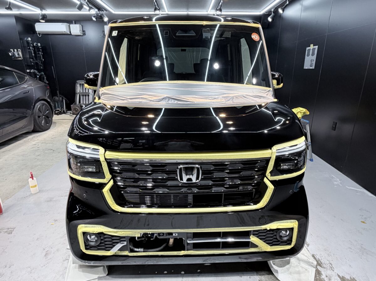 新型N-BOXのフルマスキングと塗装状態