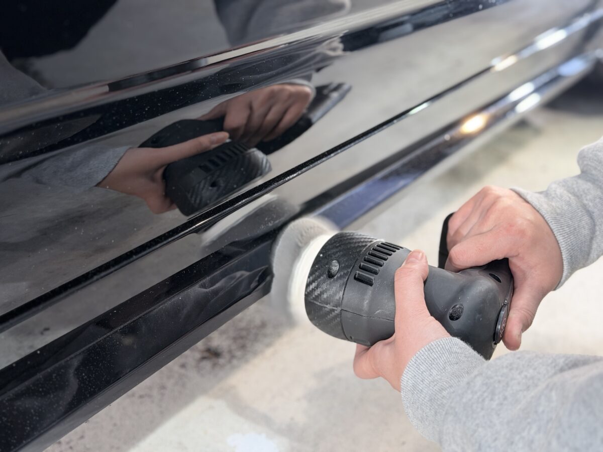 ソリッドブラック専用 塗装研磨(ポリッシング)工程