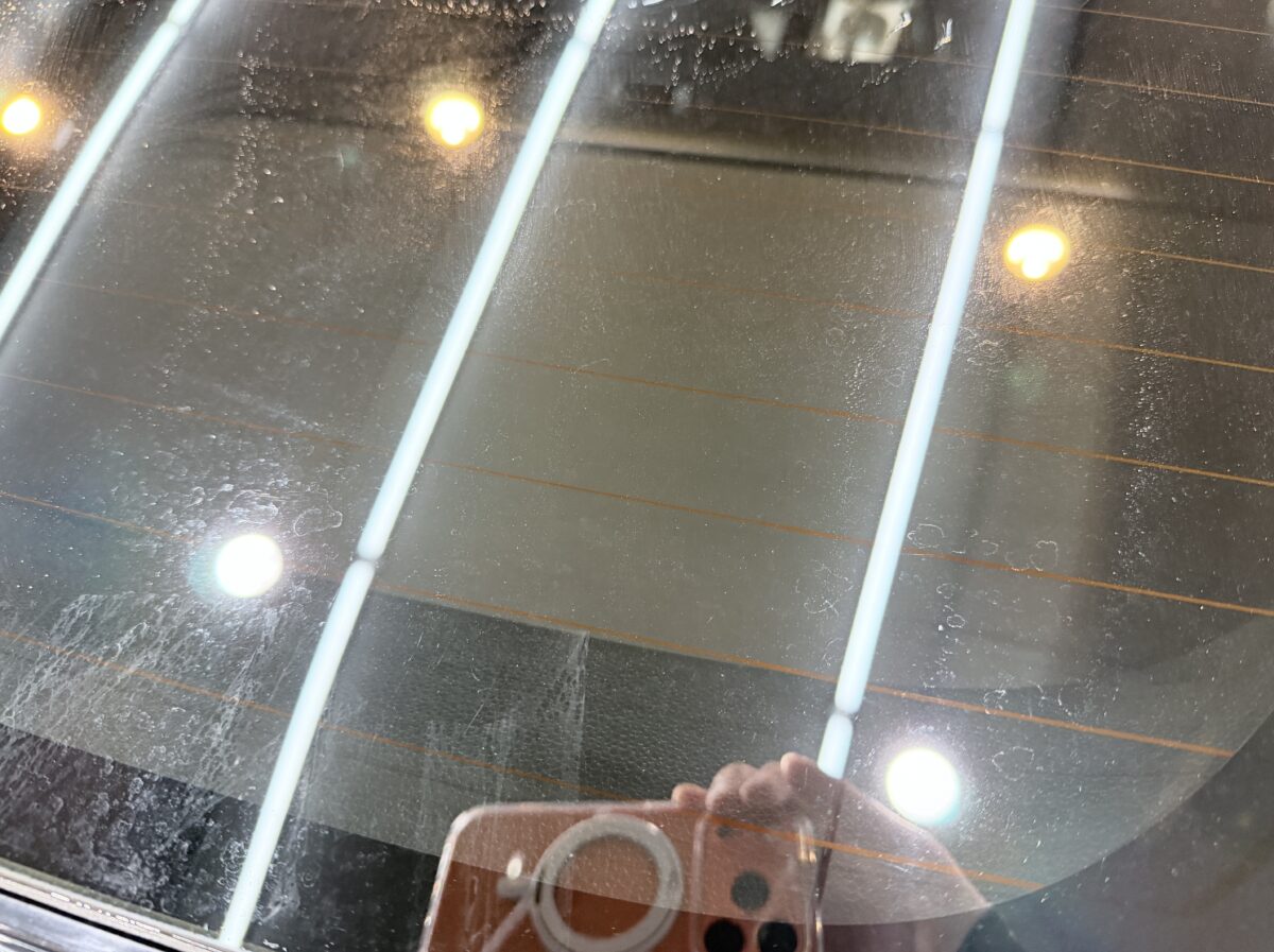 窓ガラス 鱗除去・撥水加工