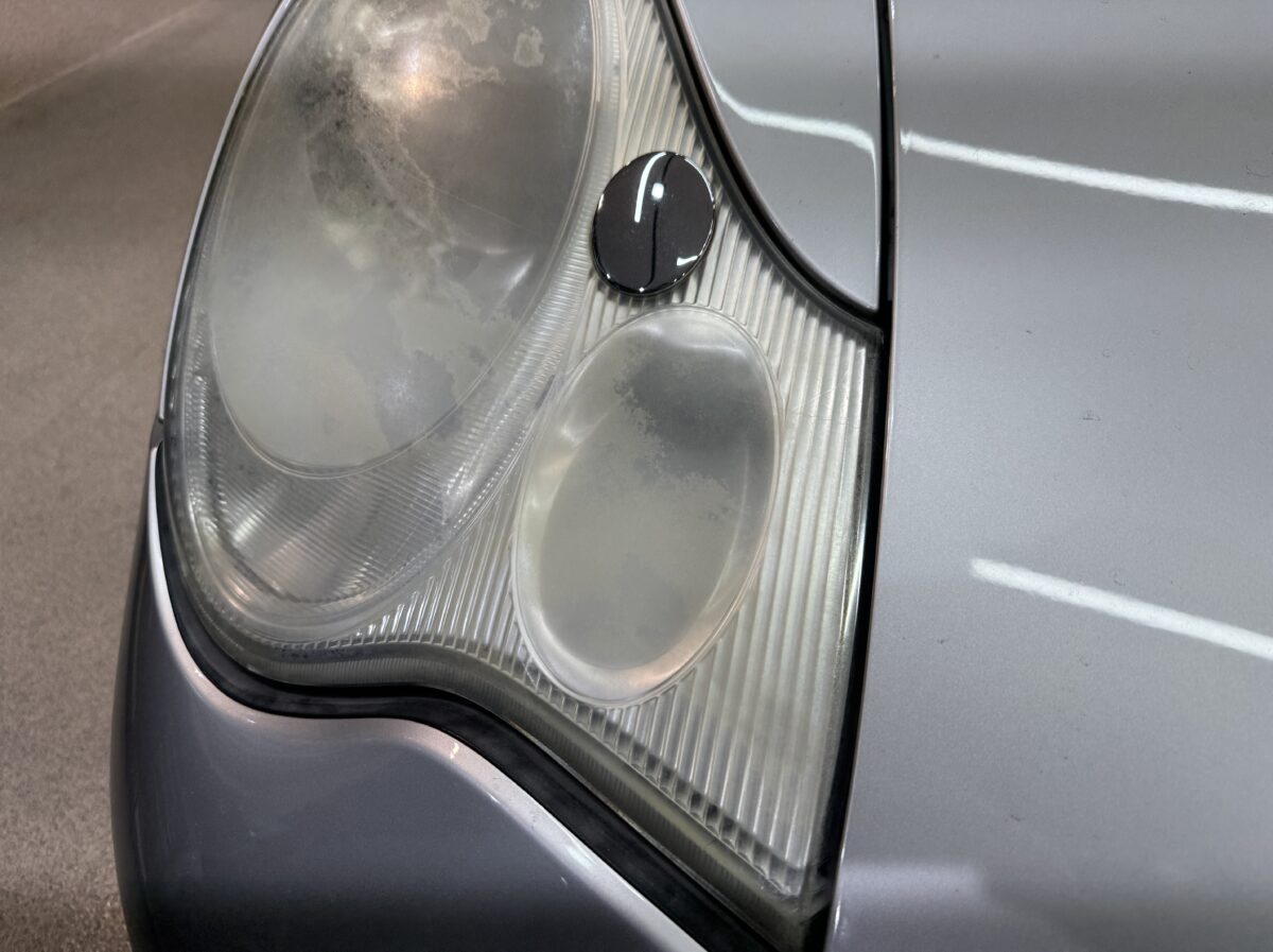 ポルシェ ヘッドライトリペア W施工（黄ばみ・クリア剥がれ）