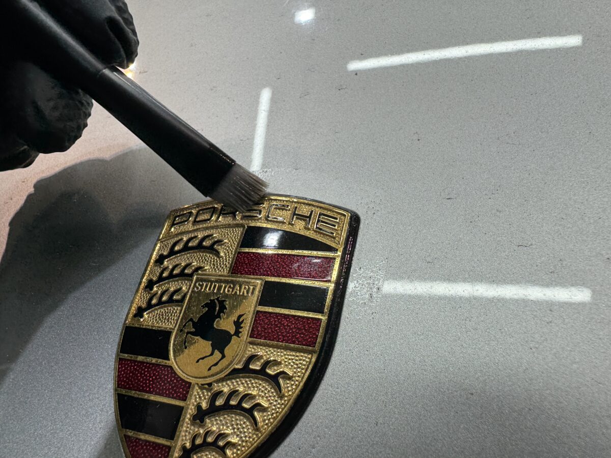 経年車ポルシェのコーティング前下地処理工程