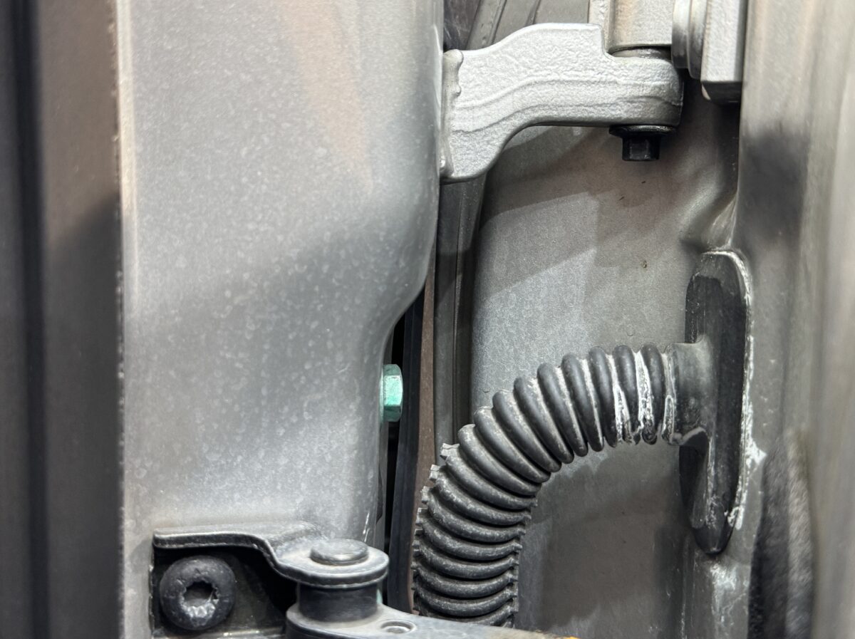 経年車ポルシェのコーティング前下地処理工程