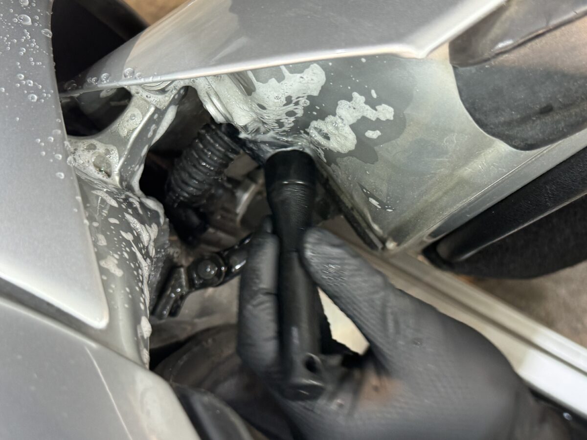 経年車ポルシェのコーティング前下地処理工程