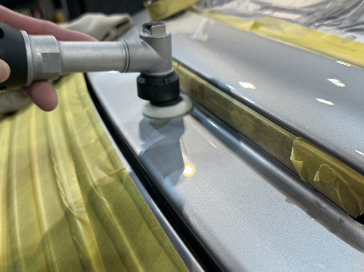 ポルシェ 911 塗装研磨（ポリッシング）工程