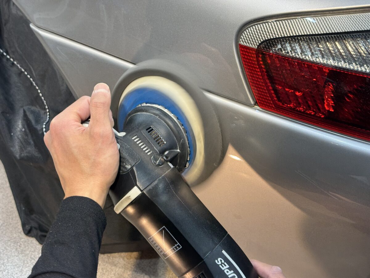 ポルシェ 911 塗装研磨（ポリッシング）工程