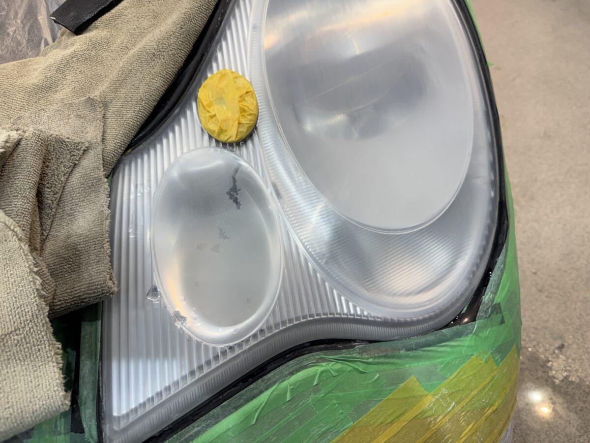 ヘッドライト研磨（下地処理）