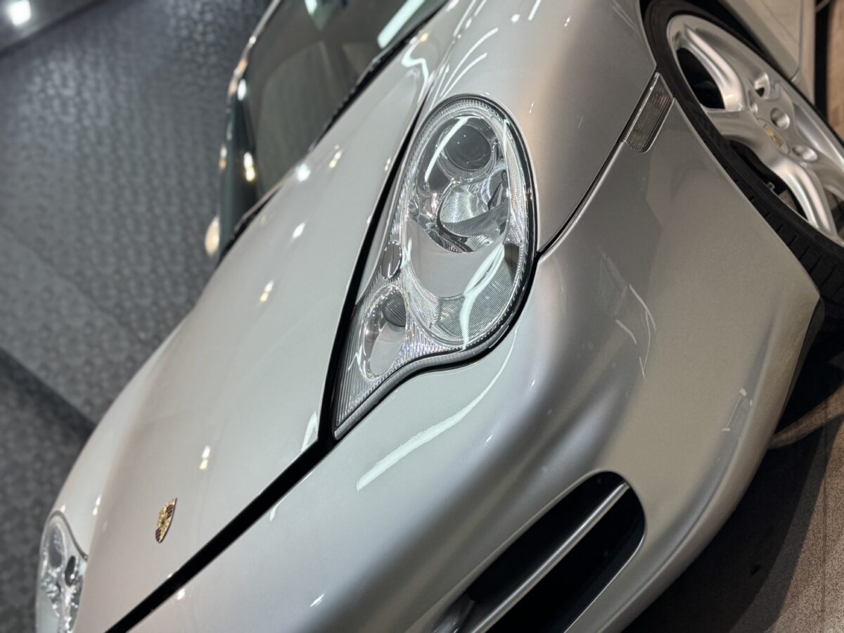 ポルシェ 911 ヘッドライト & ボディ施工完了