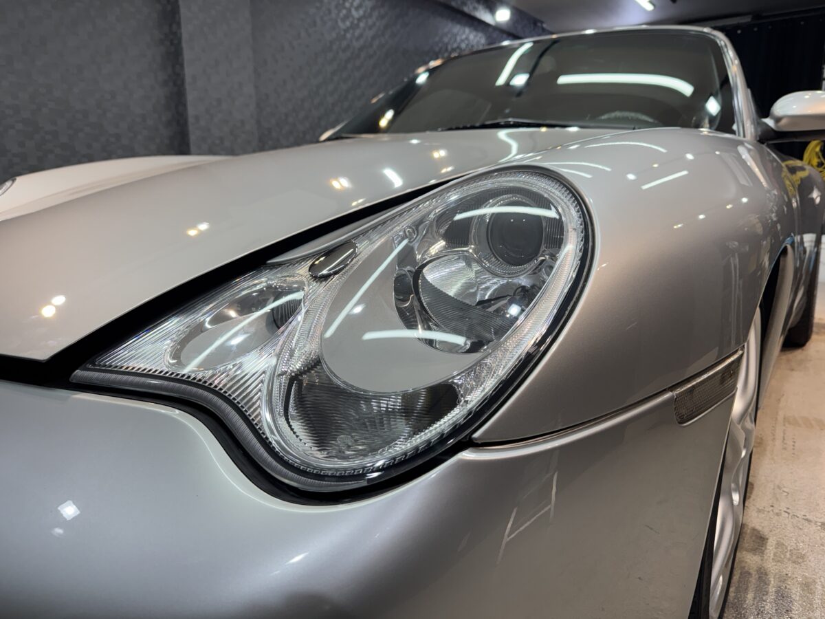 ポルシェ 911 ヘッドライト & ボディ施工完了