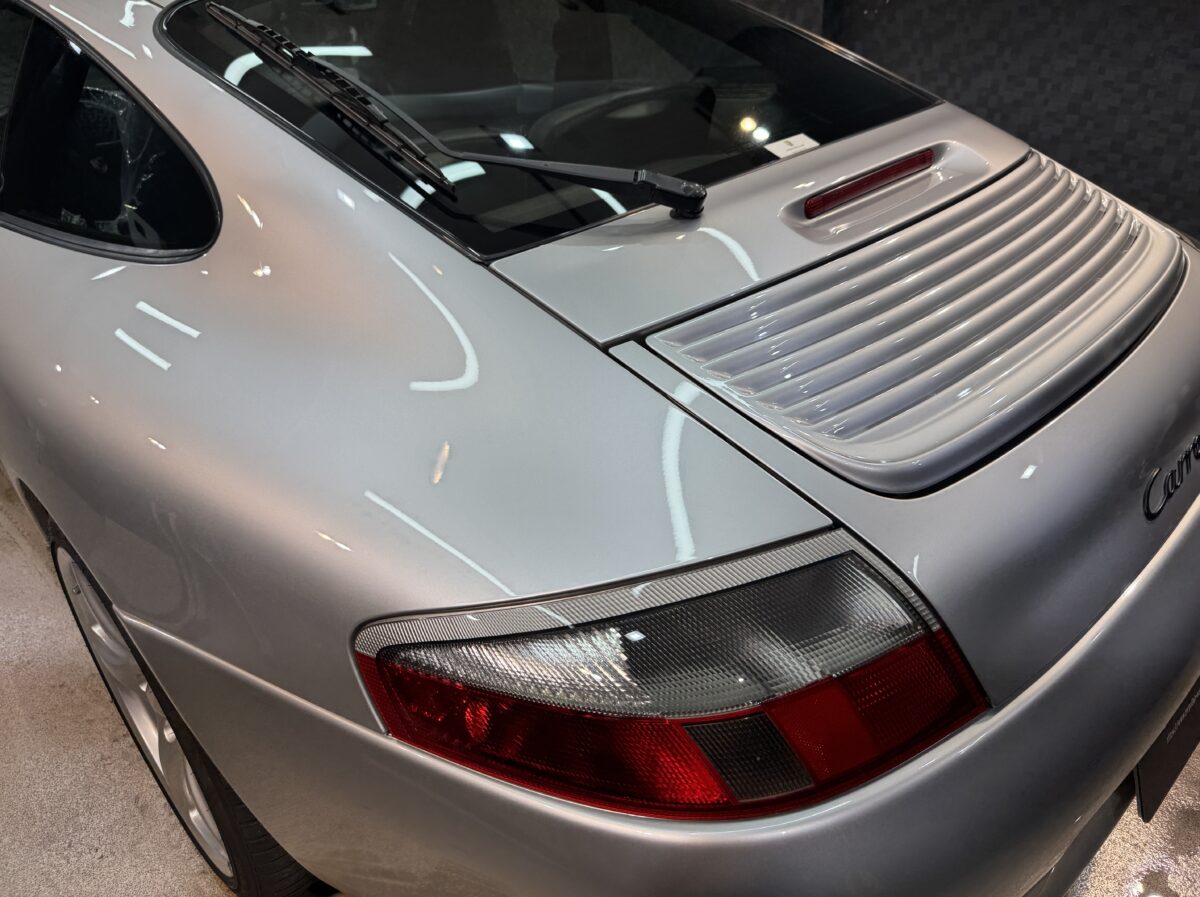 ポルシェ 911 ヘッドライト & ボディ施工完了