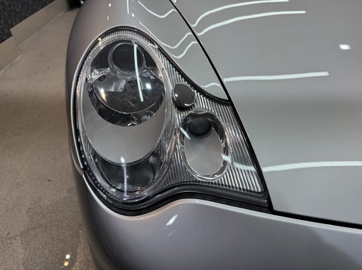 ポルシェ 911 ヘッドライト & ボディ施工完了