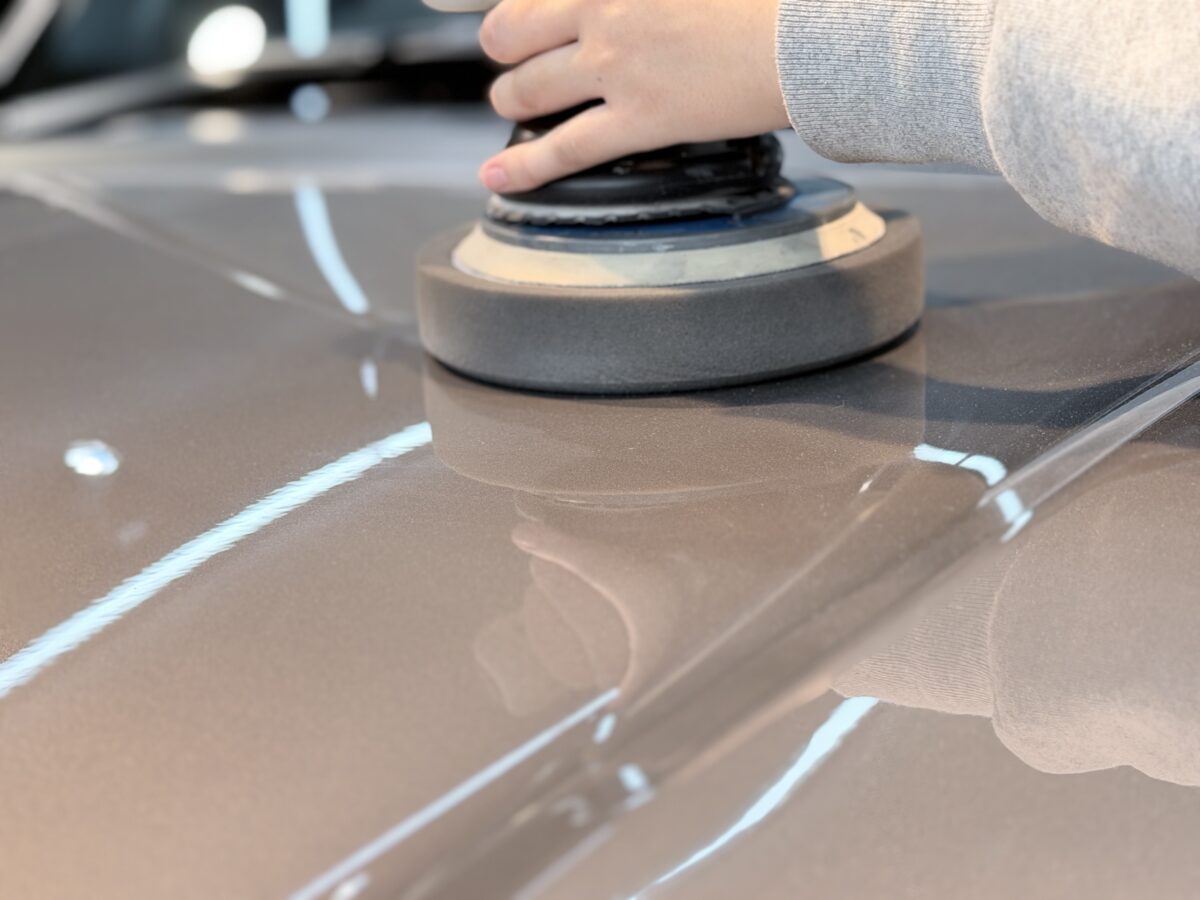 新車でも行う研磨作業
