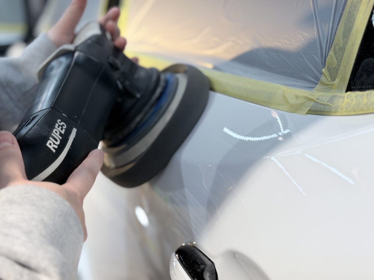 新車でも行う研磨作業