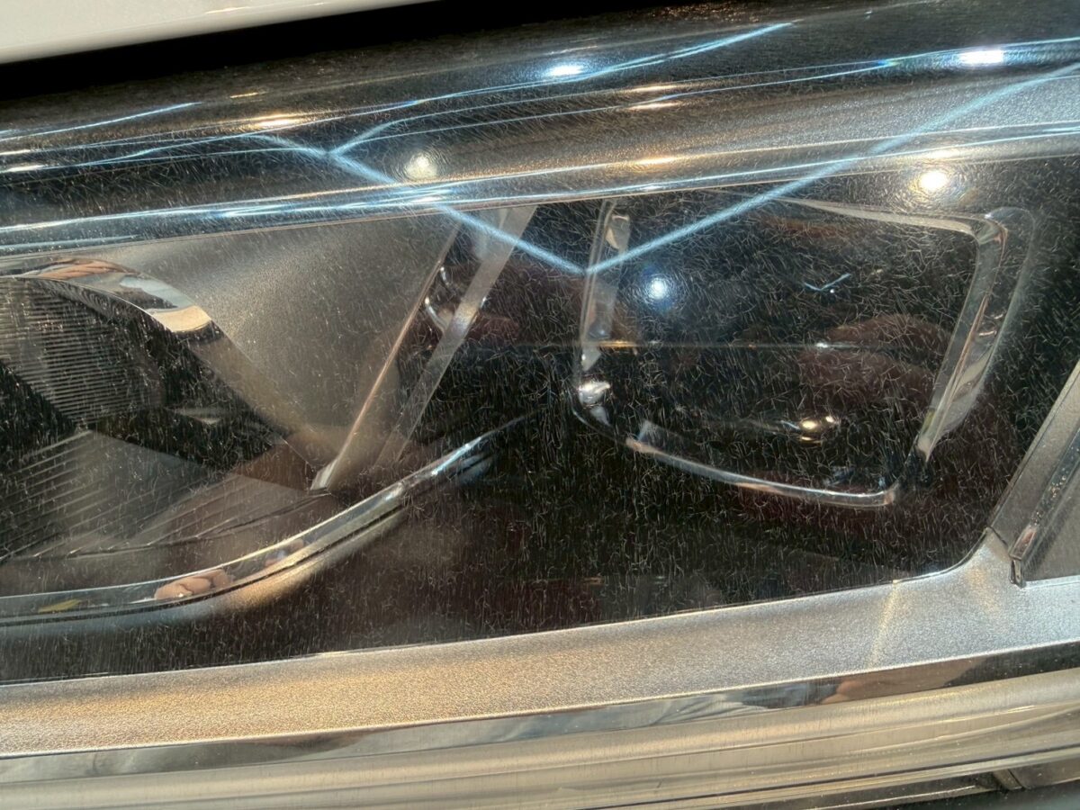 施工前の状態｜クラックが広範囲に