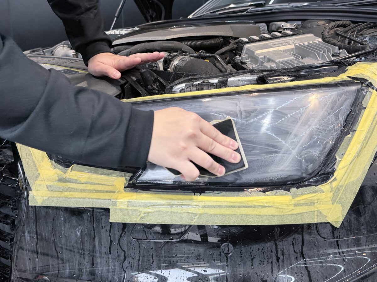 ヘッドライトリペア施工