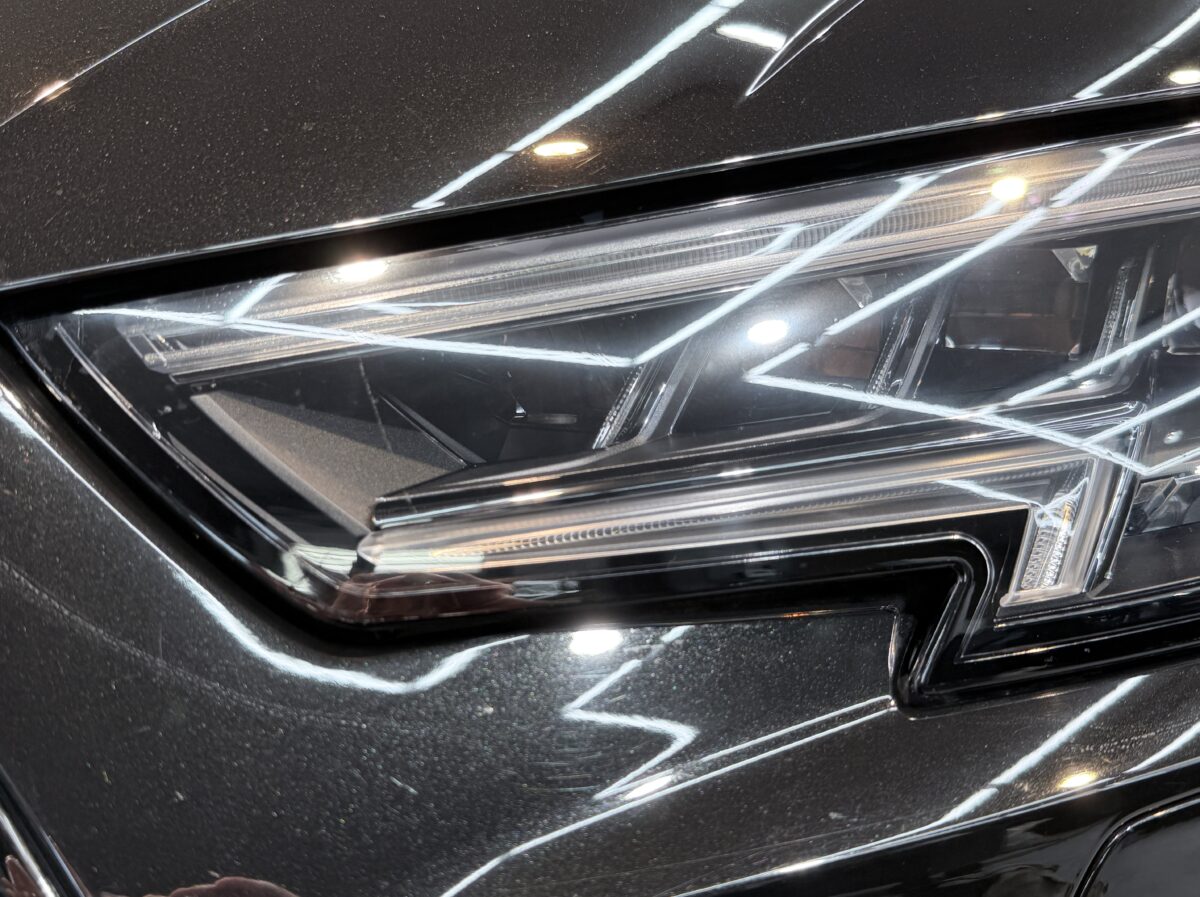 アウディ RS4 ヘッドライトリペア 施工完了