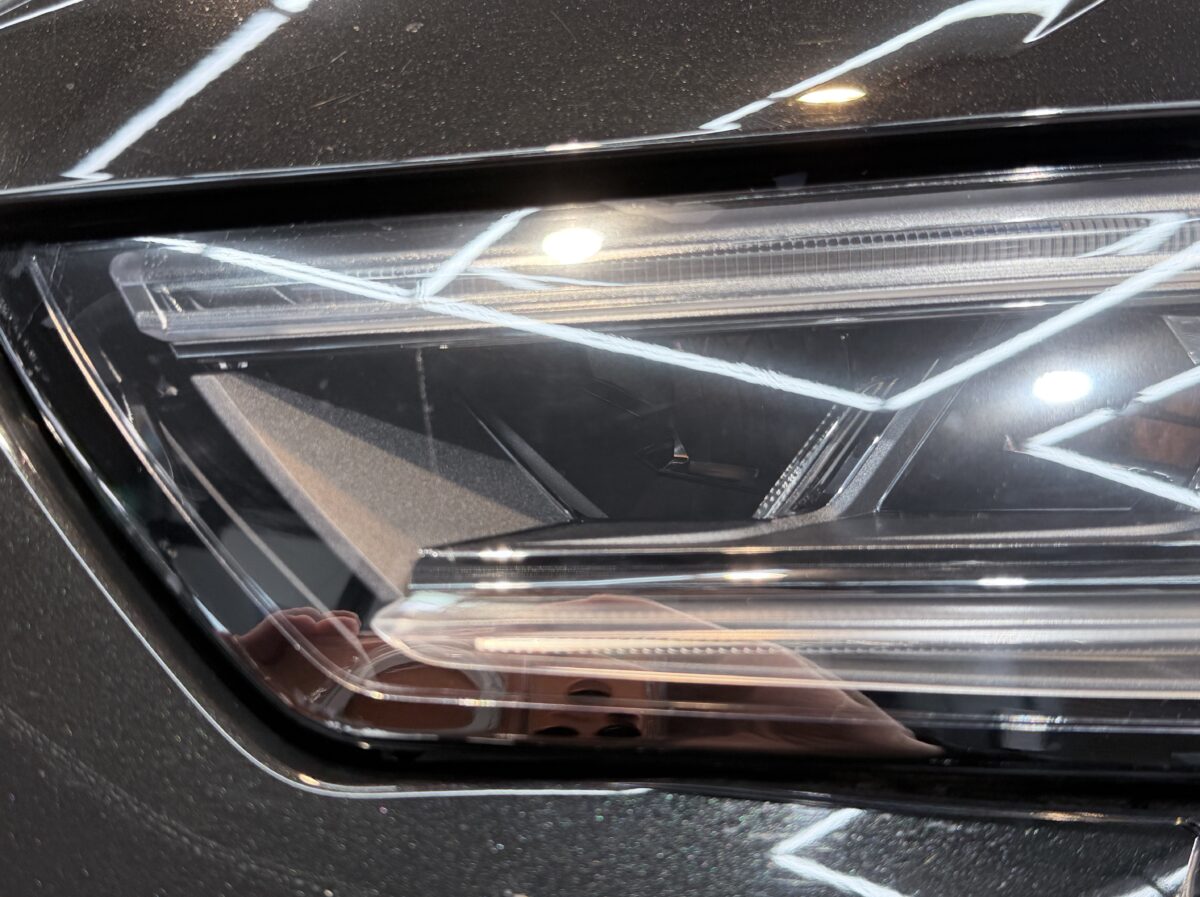 アウディ RS4 ヘッドライトリペア 施工完了