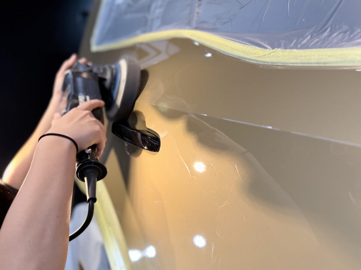新車でも行う研磨作業