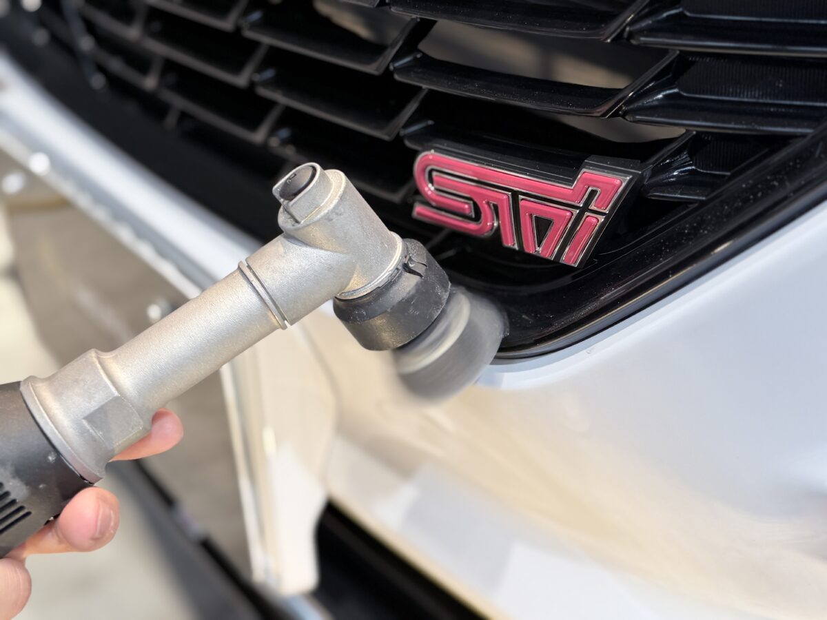 マスキングと研磨作業