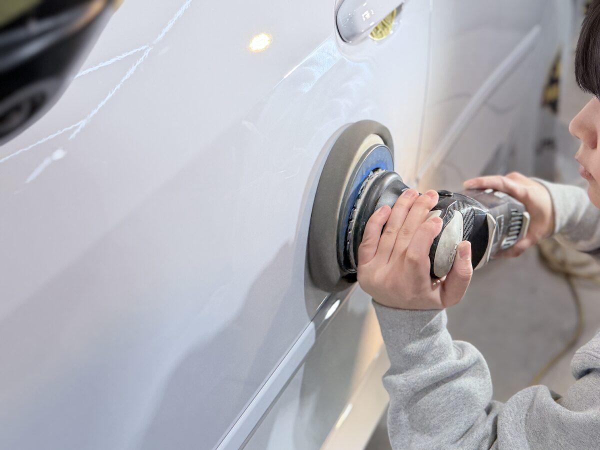 マスキングと研磨作業