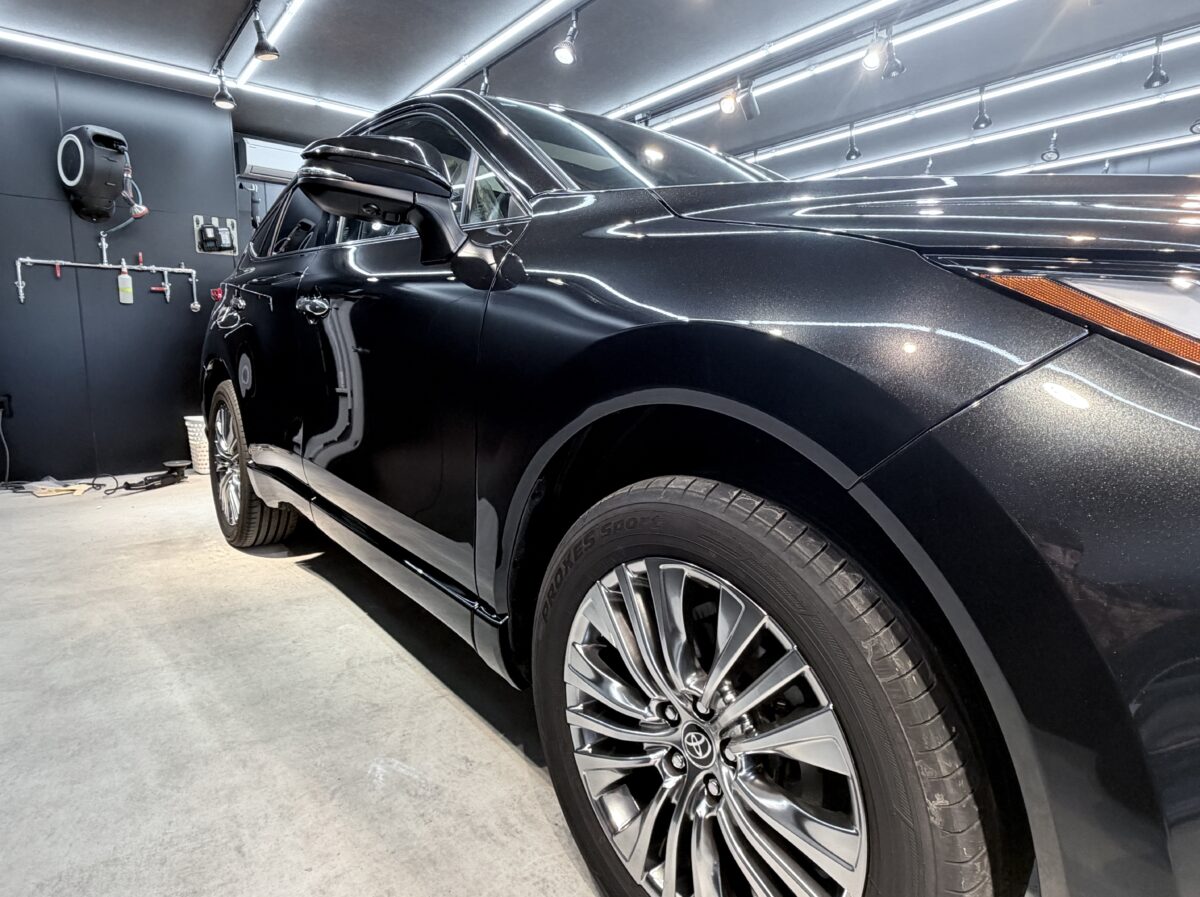 トヨタ ハリアー 二層セラミックコーティング施工完了