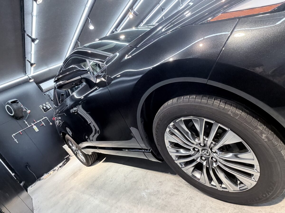 トヨタ ハリアー 二層セラミックコーティング施工完了