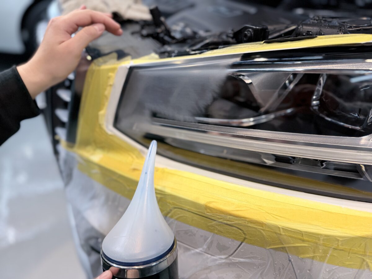 STEP2 ｜ ヘッドライトスチーマー施工