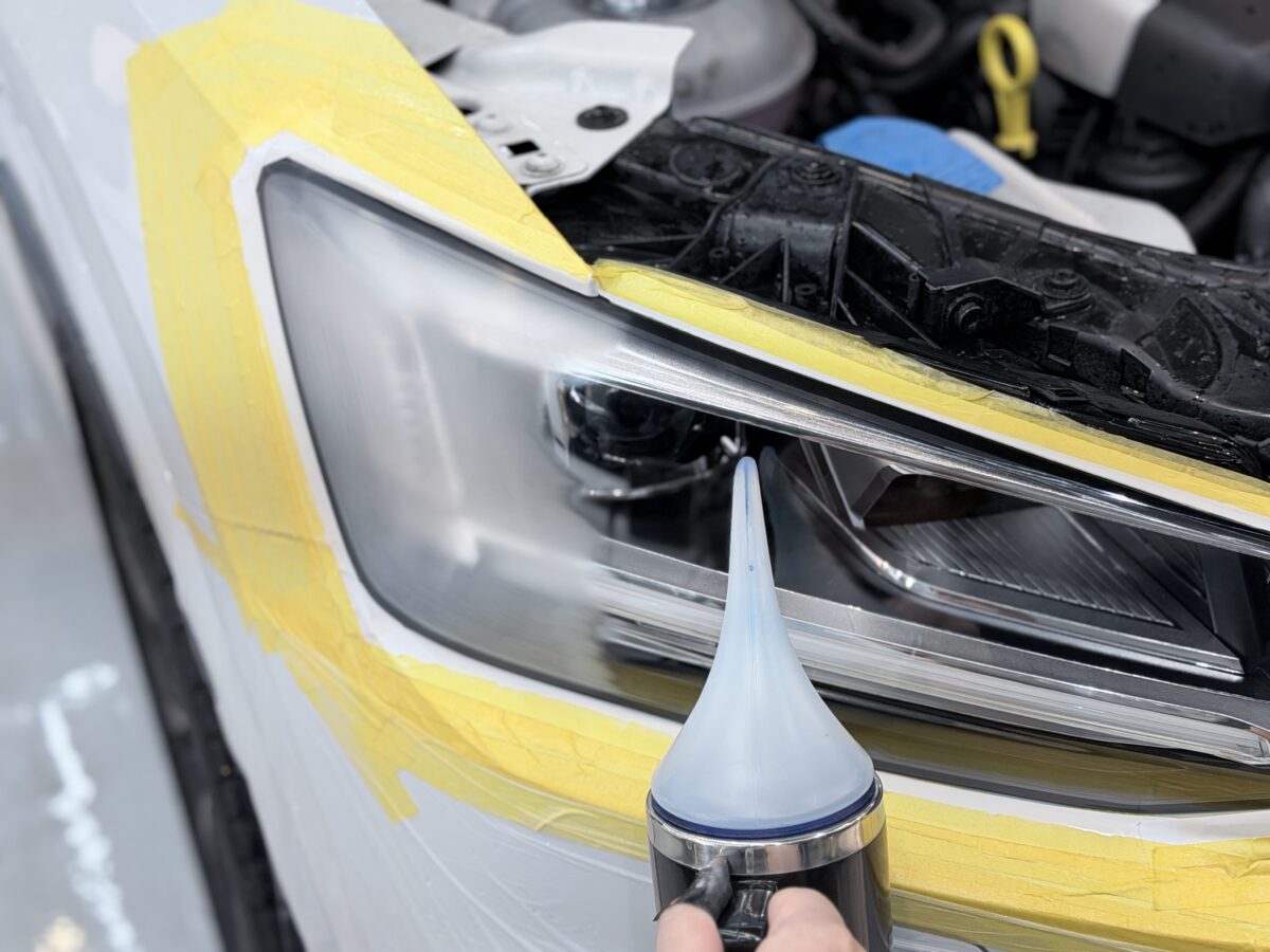 STEP2 ｜ ヘッドライトスチーマー施工