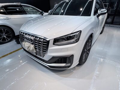 アウディ SQ2 ヘッドライトのクラック除去 ＋ スチーマー ＋ プロテクションフィルムW施工 ／ 東京都八王子市S様