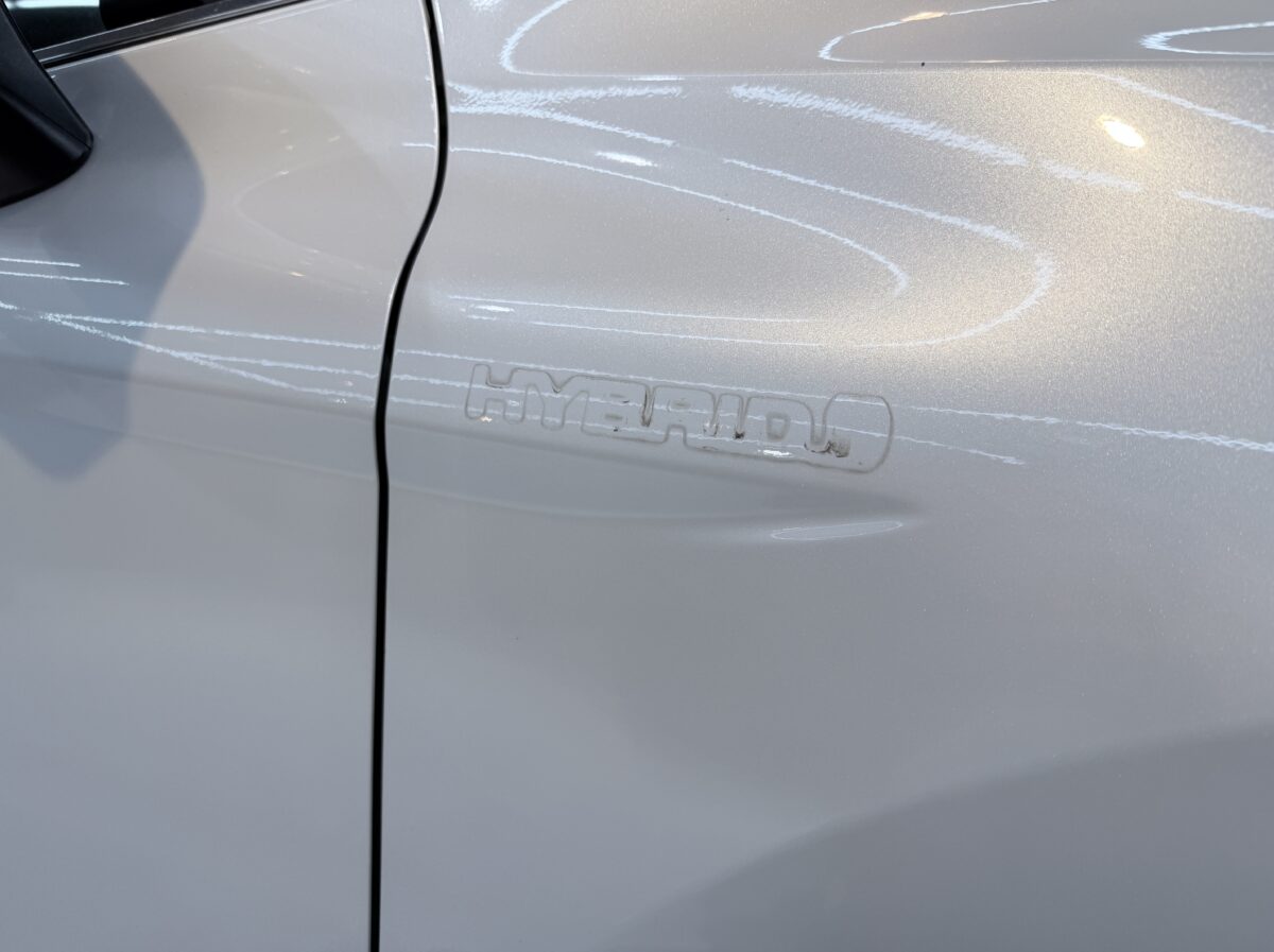 エンブレム脱着