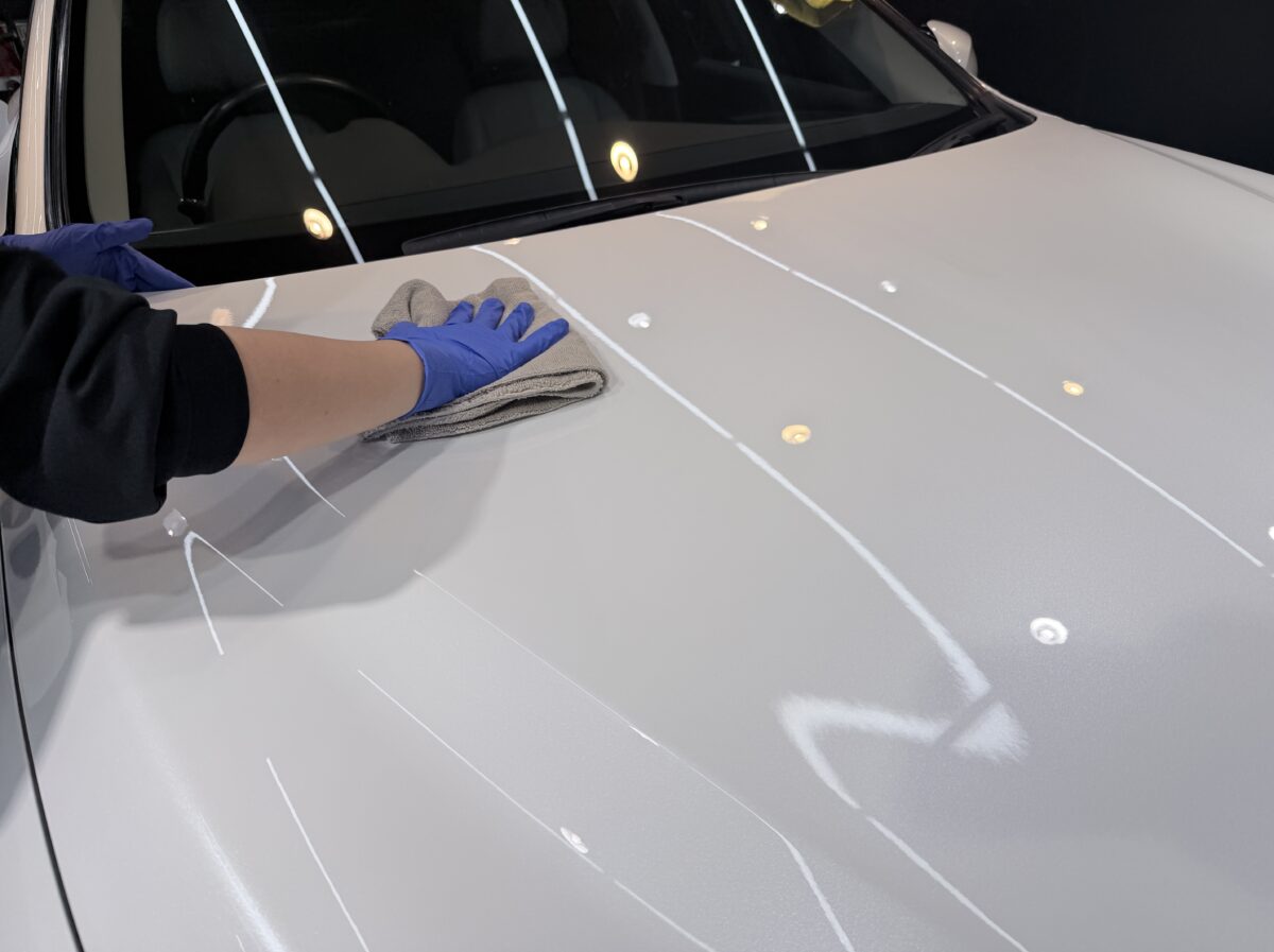 STEP3 ｜ SIXセラミックコーティング二層施工