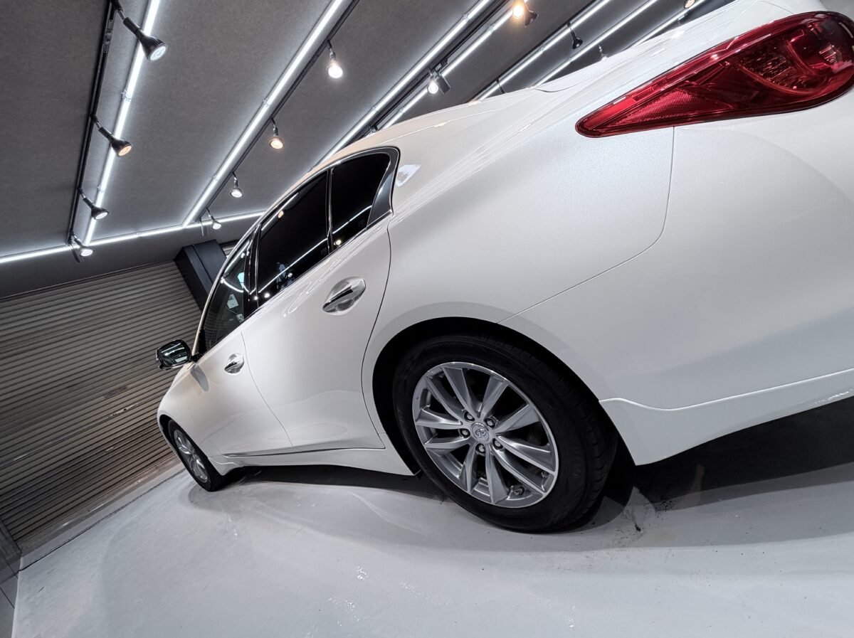 STEP3 ｜ SIXセラミックコーティング二層施工