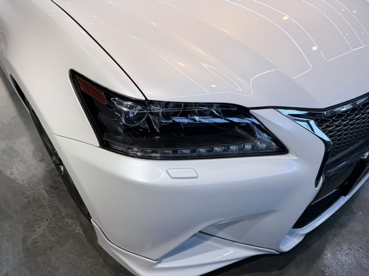 ヘッドライトクリア剥がれの修理方法
