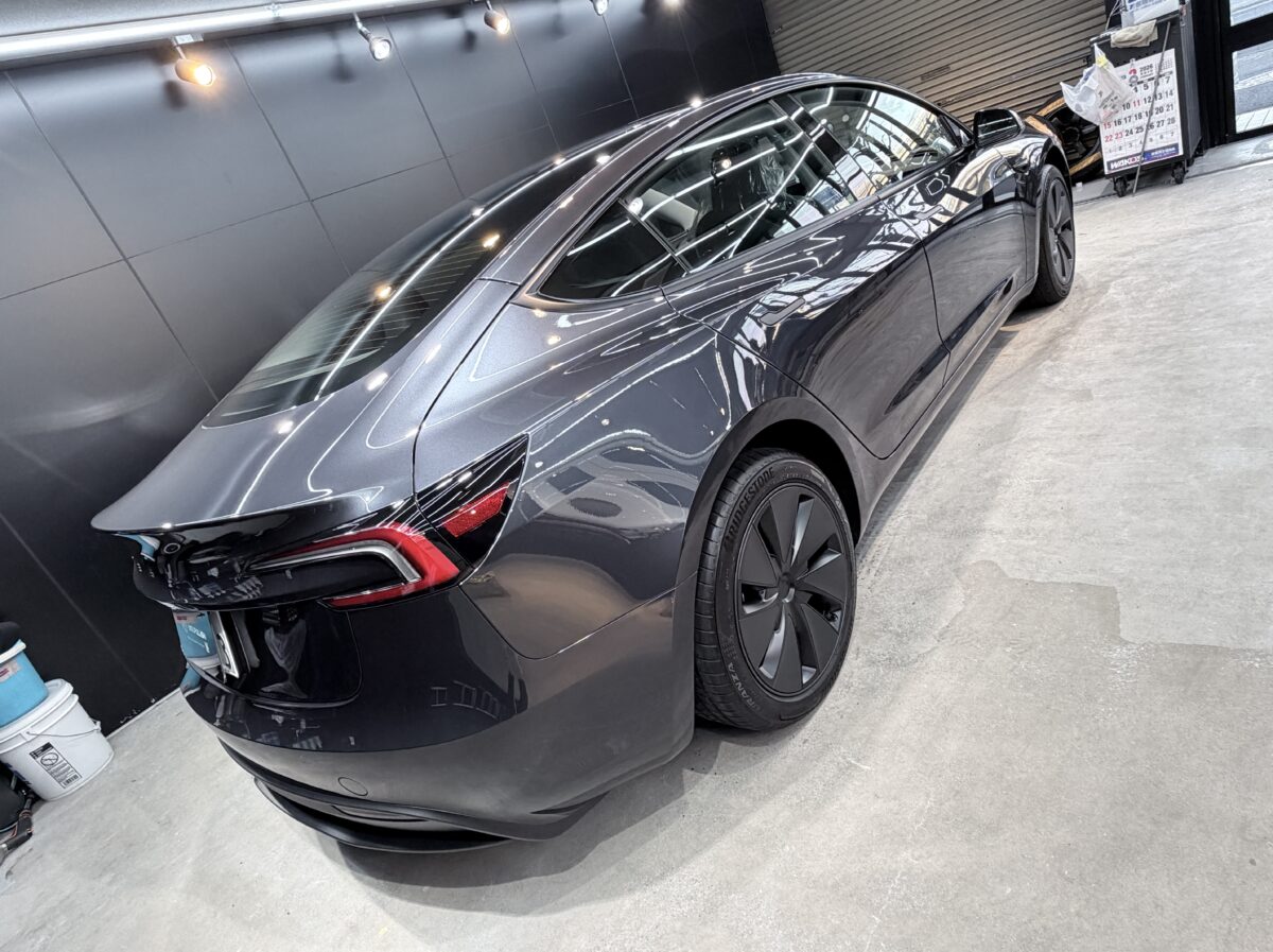 テスラ モデル3 ガラスコーティングの施工が完了！