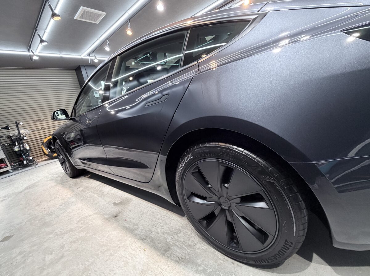 テスラ モデル3 ガラスコーティングの施工が完了！