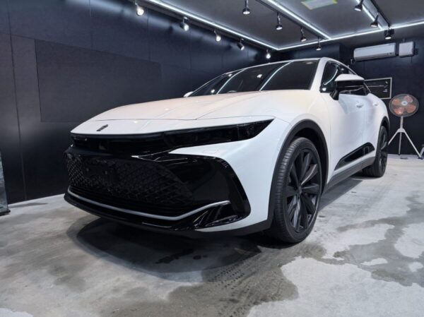 新車 クラウンクロスオーバー ｜親水系スタンダードコーティング・ホイールコーティング施工 ／ 横浜市栄区S様より