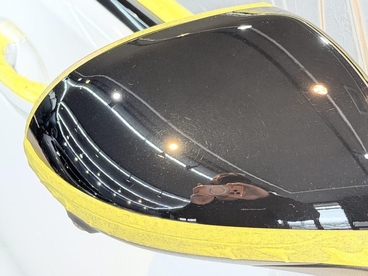 施工前の状態|黒外装パーツに洗車傷が多数