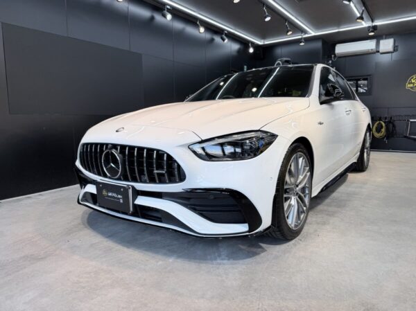 認定中古車 メルセデス・ベンツ C43 AMG（パールホワイト）｜ セラミックコーティング＋窓ガラス撥水加工全面＋ホイールコーティング＋パノラマルーフ撥水加工施工 ／ 神奈川県横浜市港南区I様より