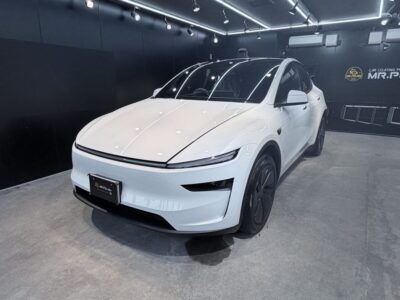 新車 テスラ モデルY ジュニパー（パールホワイト）｜親水系スタンダードコーティング＋窓ガラス撥水加工全面＋パノラマルーフ撥水加工施工 ／ 東京都世田谷区I様より