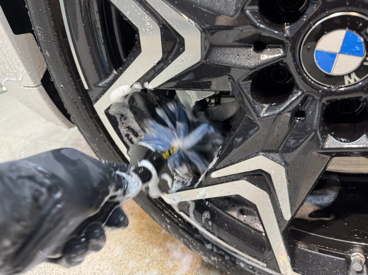 ホイール洗浄・足回り洗浄