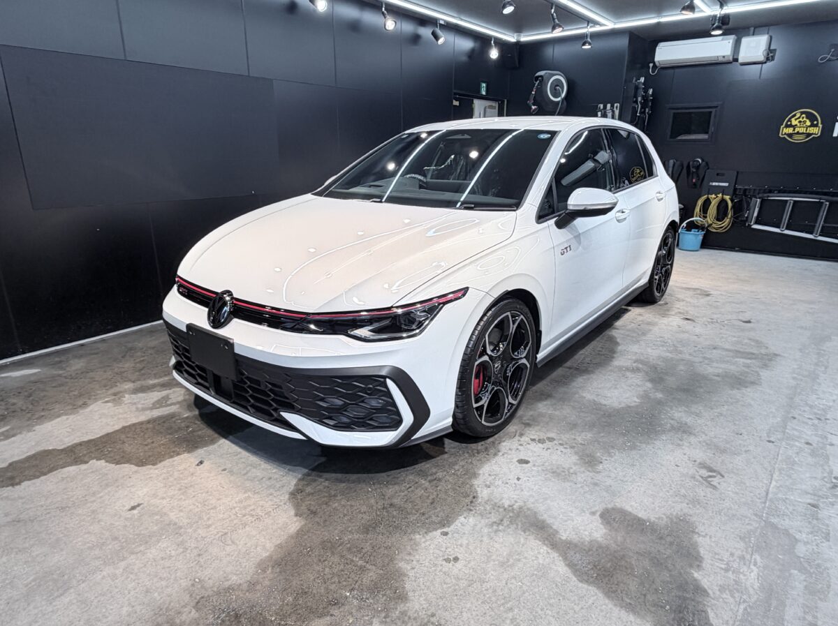 新車 フォルクスワーゲン ゴルフ｜セラミックコーティング二層＋窓ガラス撥水加工F/R＋ヘッドライト専用プロテクションフィルム施工事例 ／ 神奈川県鎌倉市T様より