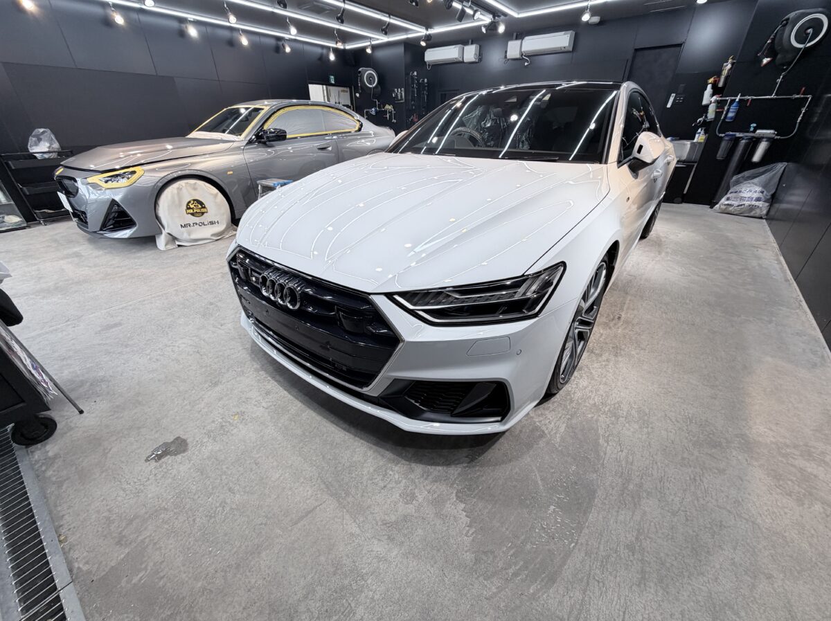 AUDI A7 セラミックコーティング二層の施工完了