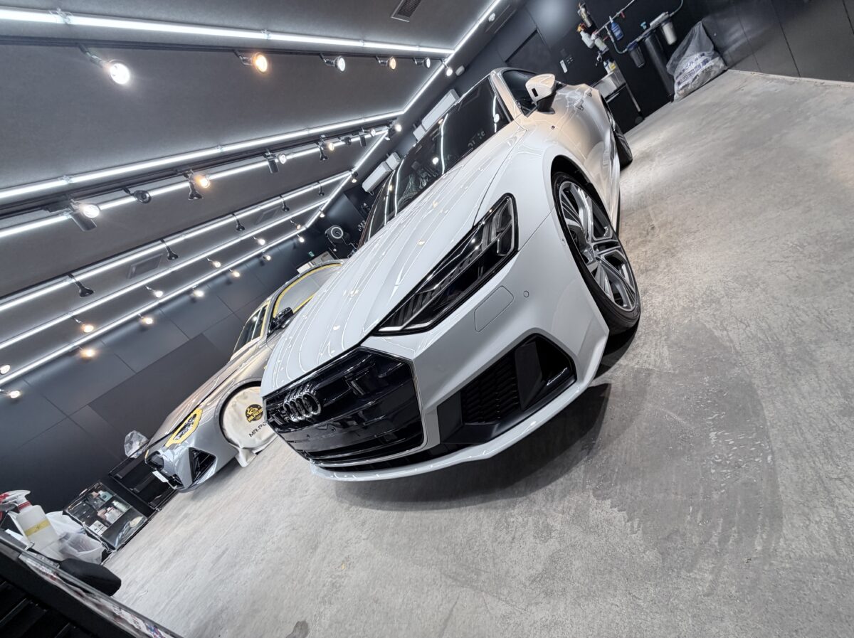 AUDI A7 セラミックコーティング二層の施工完了
