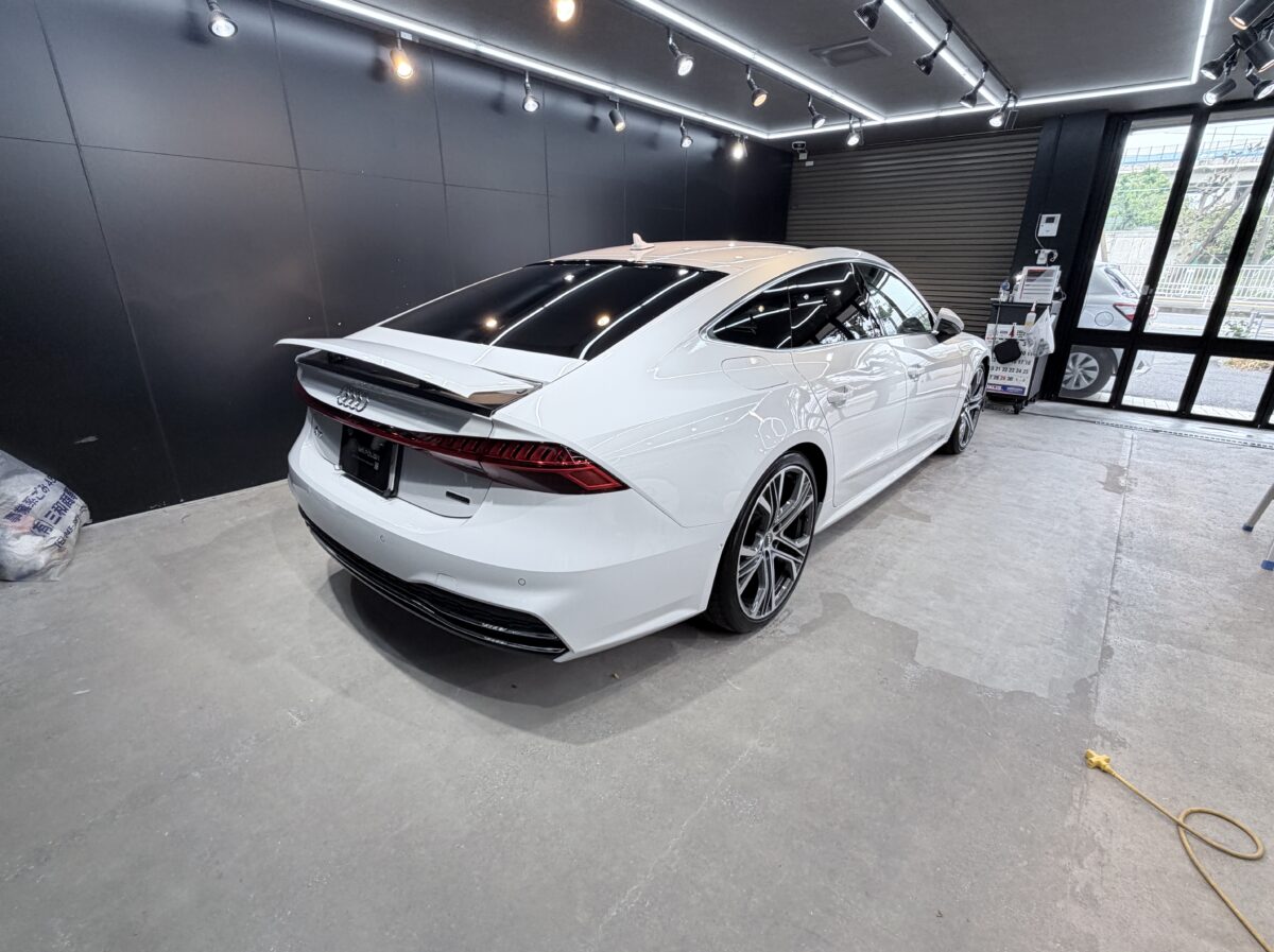 AUDI A7 セラミックコーティング二層の施工完了