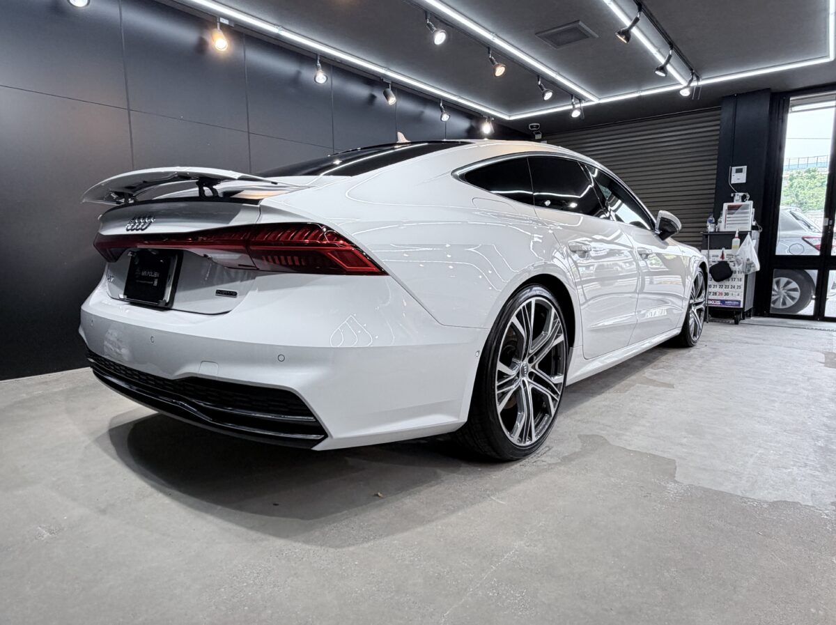 AUDI A7 セラミックコーティング二層の施工完了